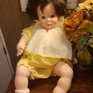 VTG Style Suzanne Gibson Doll Reeves International Collectible.